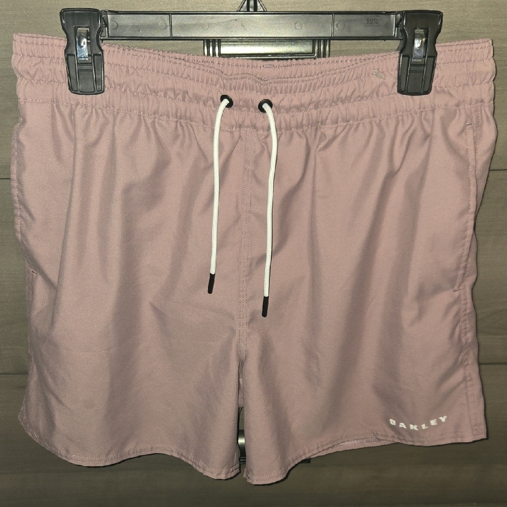 Oakley Women's Athletic Shorts in Mauve💙